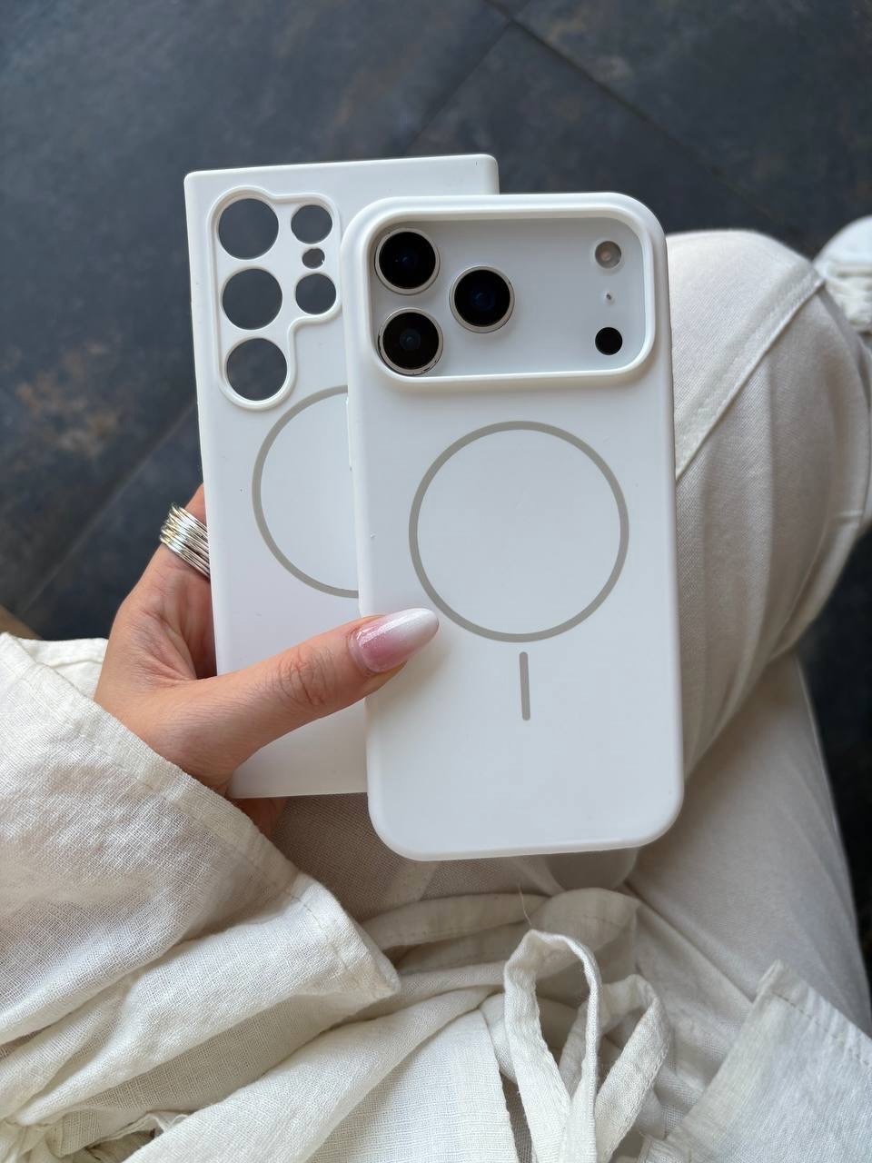 قاب سیلیکونی پاک کنی اورجینال درجه یک MagSafe مدل Apple iPhone 17 Pro Max - سفید (پک دار)